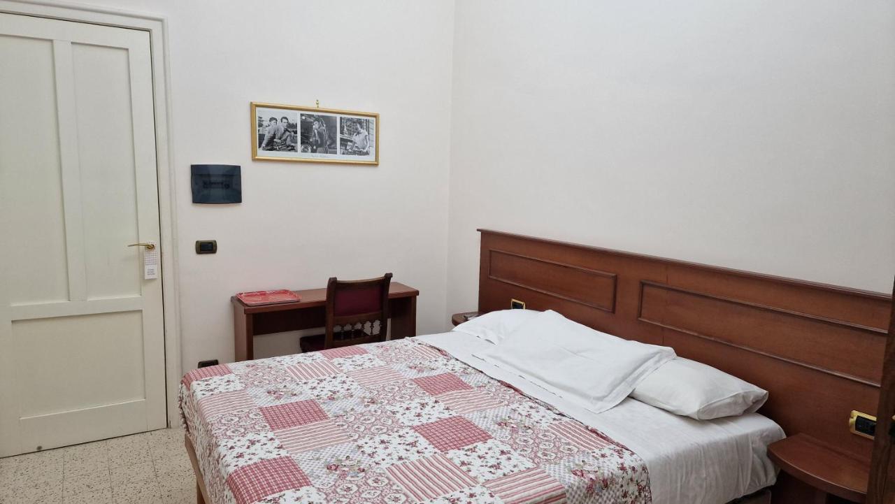 Vittoria Guest House Battipaglia Eksteriør billede
