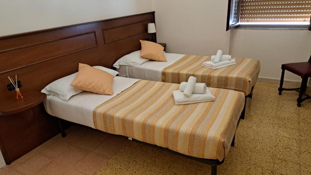 Vittoria Guest House Battipaglia Eksteriør billede