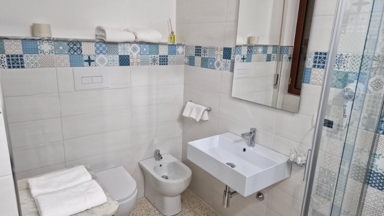 Vittoria Guest House Battipaglia Eksteriør billede