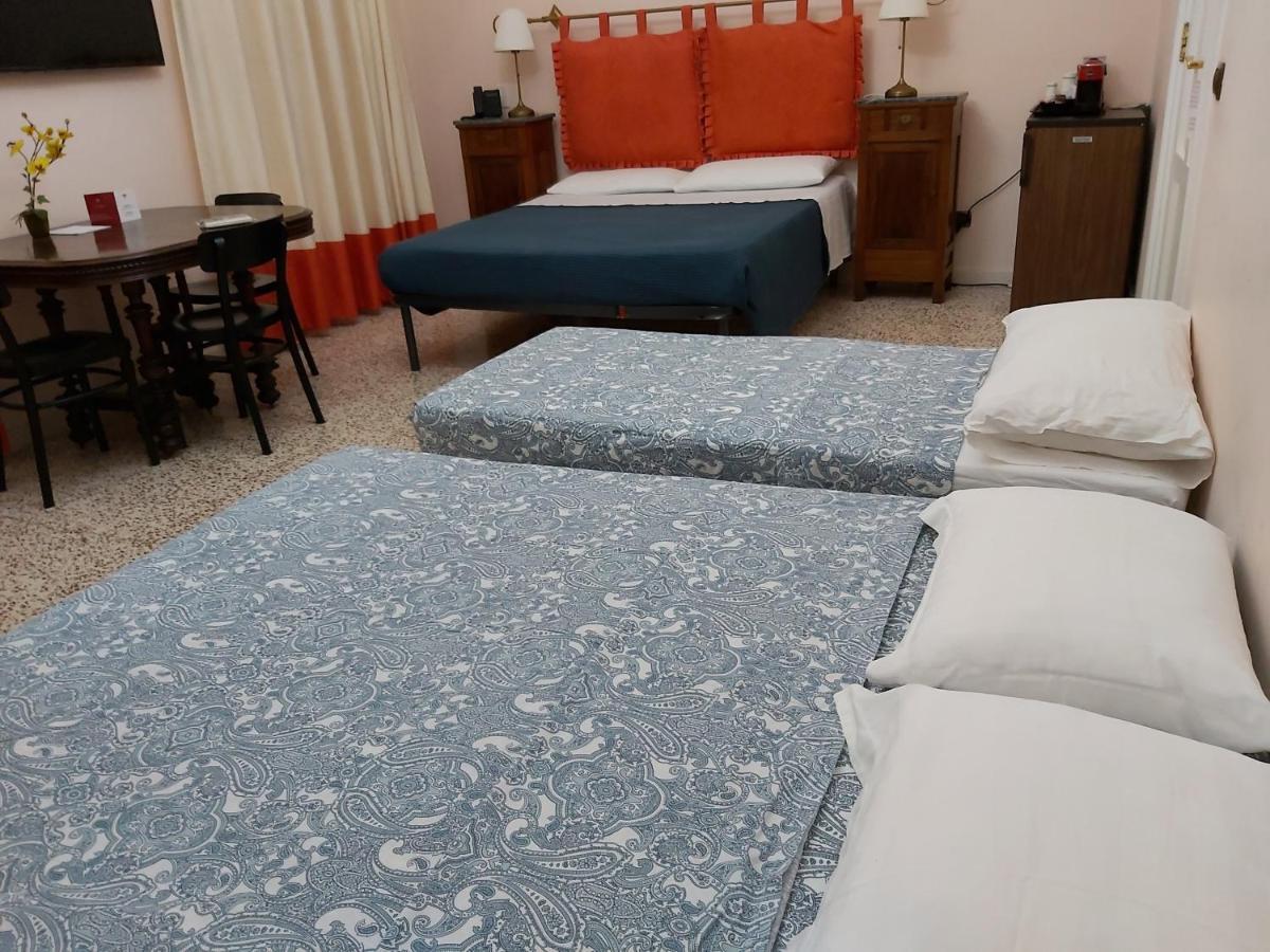 Vittoria Guest House Battipaglia Eksteriør billede