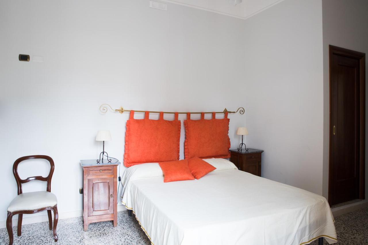 Vittoria Guest House Battipaglia Eksteriør billede